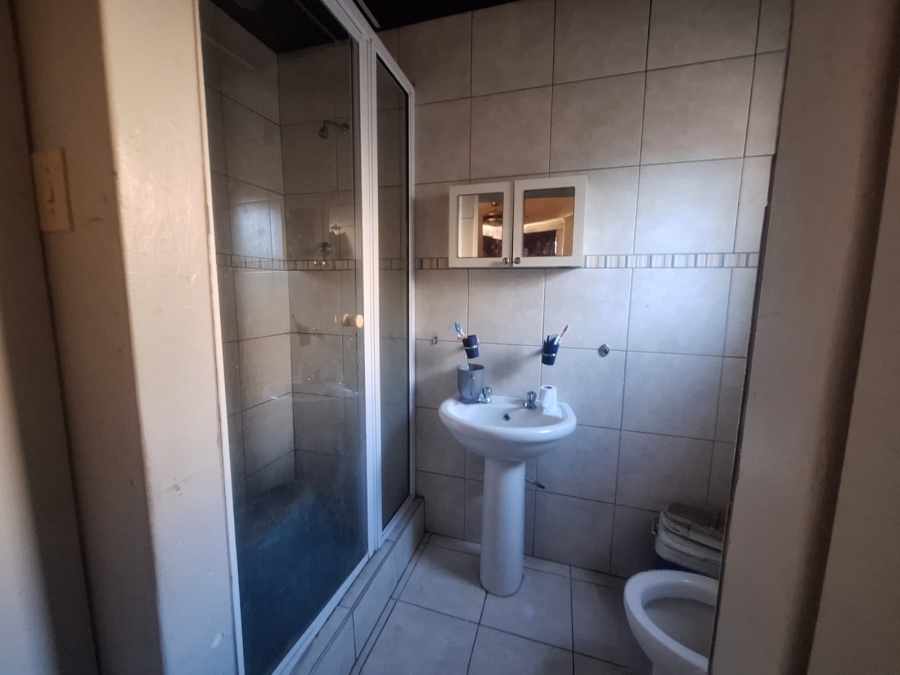 6 Bedroom Property for Sale in Southernwood Eastern Cape